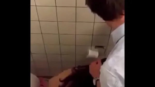 HD Teen Doesnt Notice Being Recorded While In The Bathroom mega Tube