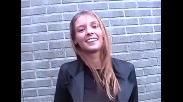 HD Vlaamse Stephanie wordt geneukt in een auto (Belgian Stephanie fucked in car mega Tube