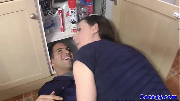 HD Classy milf pounded by plumber tabung mega