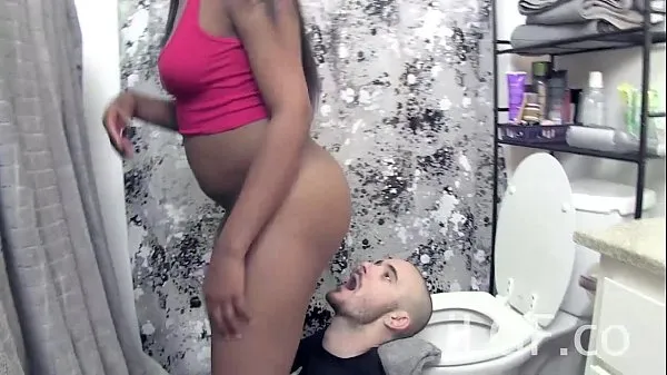 HD Nikki Ford Toilet Farts in Mouth ống lớn