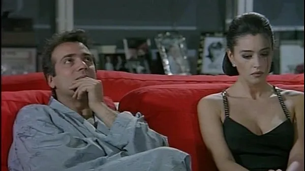 हद Monica Belluci (Italian actress) in La riffa (1991 मेगा तुबे