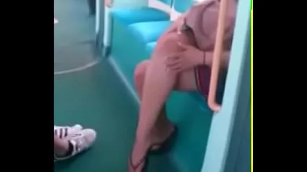 HD Candid Feet in Flip Flops Legs Face on Train Free Porn b8 ống lớn