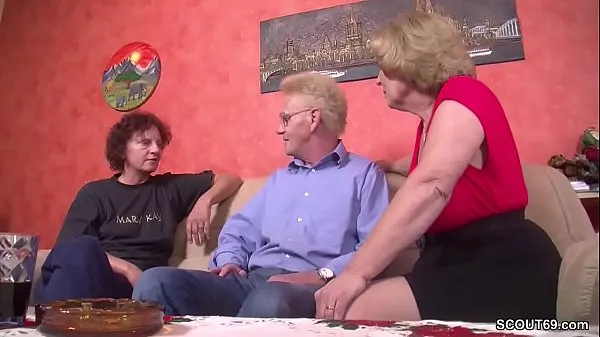 HD Grandma and Grandpa do it with the horny neighbor ống lớn