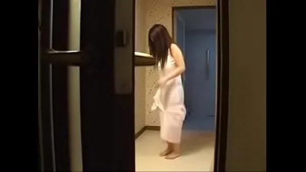 HD Heiße japanische Frau fickt ihren Jungen Mega Tube