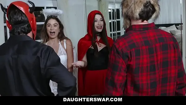 HD Cosplay (Lacey Channing) (Pamela Morrison) Receive Juicy Halloween Treat From StepDaddies ống lớn