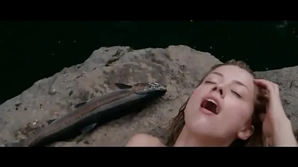 HD Amber Heard Nude Swimming in The River Why mega Tüp