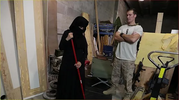 HD TOUR OF BOOTY - US Soldier Takes A Liking To Sexy Arab Servantmegametr