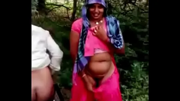 HD Indian desi couple having outdoor sex. Pados wali aunty ki chudai. Must watch เมกะทูป