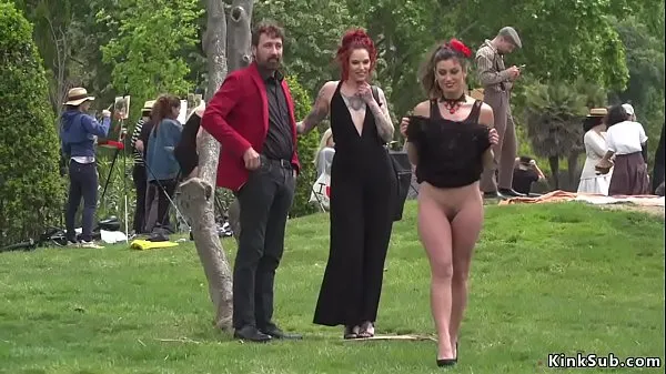 HD Butt naked slave walked in the park mega cső
