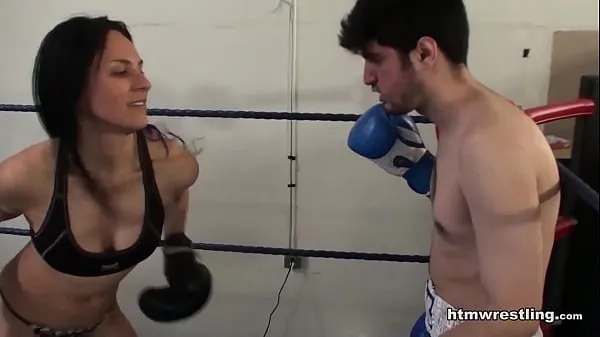 HD Tattooed Bitch Beats Up Man in Boxing mega Tube