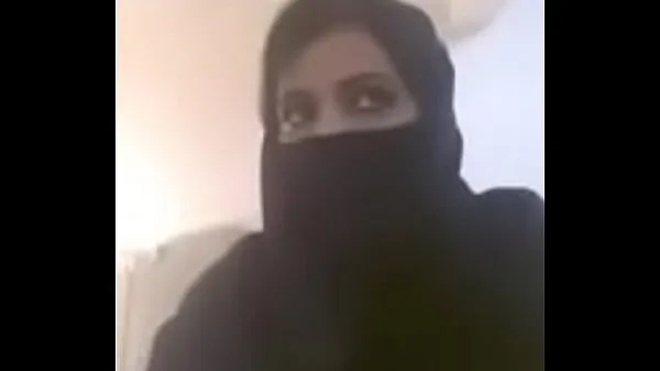 HD Muslim hot milf expose her boobs in videocall mega Tüp
