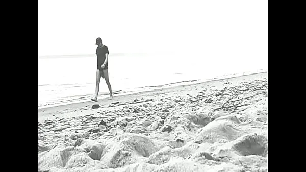 HD Wandering at the German nude beach 메가 튜브