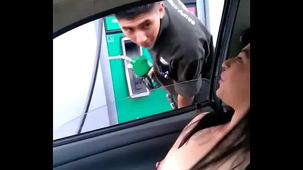 HD Loading gasoline Alexxxa Milf whore with her tits from outside 메가 튜브