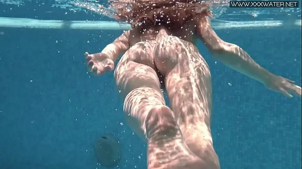 HD Nicole Pearl water fun naked megaputki