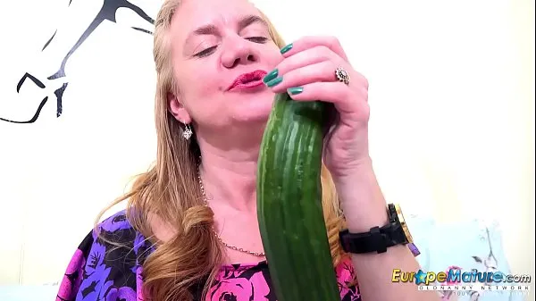 HD EuropeMaturE One Mature Her Cucumber and Her Toy mega Tube