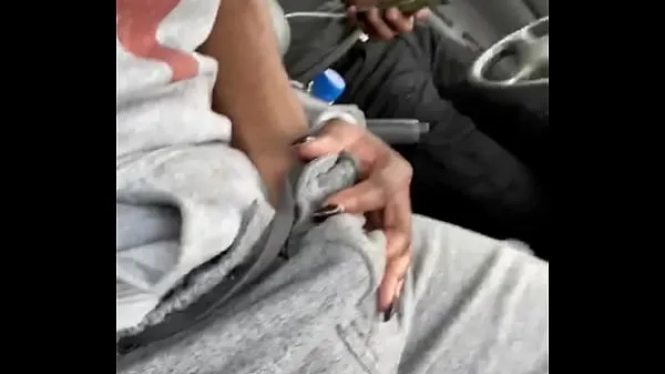 HD Young Slut Finger Fucked In Car megabuis
