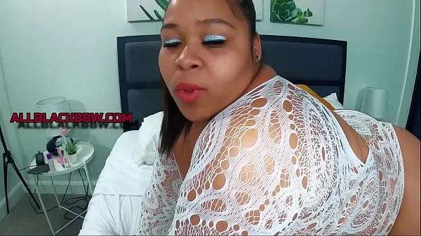HD QUEEN K SEXY BIG BELLY AND TITTS mega trubica
