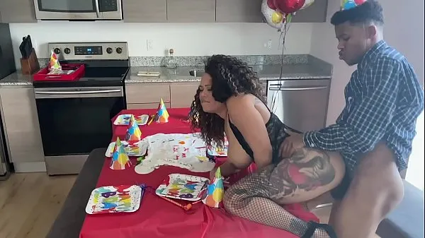 HD nobody came to my bday party so my stepmom gave me an extra surprise... pt1 mega Tüp