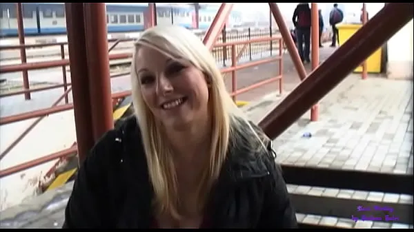 HD A young blonde in exchange for money gets touched and buggered in an underpass mega cső