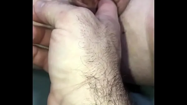 हद Hubby fingering my wet pussy to huge orgasm मेगा तुबे