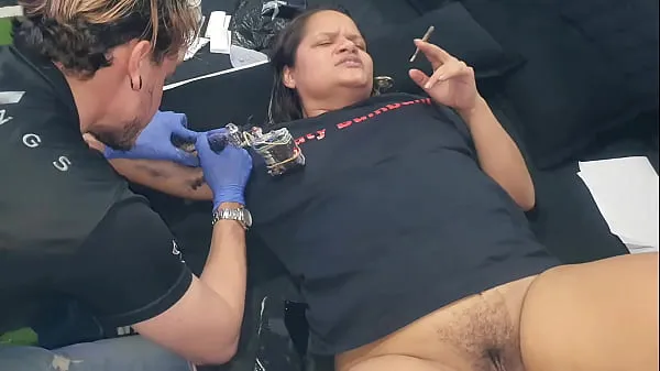 HD My wife offers to Tattoo Pervert her pussy in exchange for the tattoo. German Tattoo Artist - Gatopg2019 mega Tube