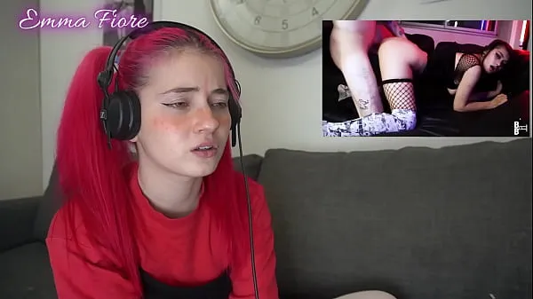 HD Petite teen reacting to Amateur Porn - Emma Fiore เมกะทูป
