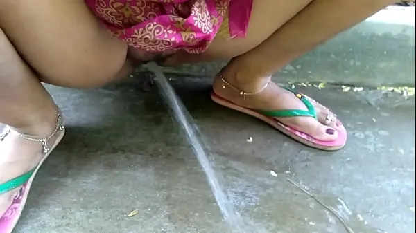 HD Wife Outdoor Risky Public Pissing Compilation New Year ! XXX Indian Couple เมกะทูป