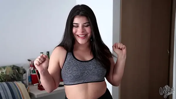 HD Juicy natural tits latina tries on all of her bra's for you mega trubica