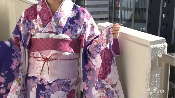 HD Рей Кавасима Представляем новую работу «Кимоно», особую категорию популярной серии коллекций моделей, потому что это сейдзин-шики 2013 года! Рей Кавасима появляется в кимоно с большим шармом, который отличается от конца года и новогодних празд мегатрубка