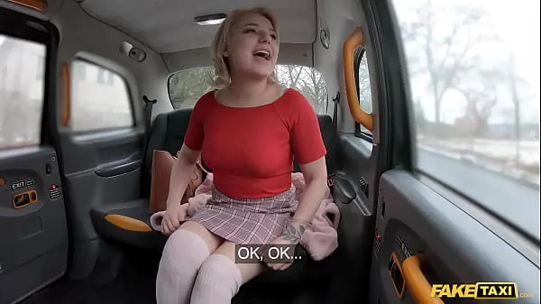 HD Fake Taxi Блондинка выставляет свои сиськи и задницу перед тем, как трахнуться для более быстрой езды мегатрубка