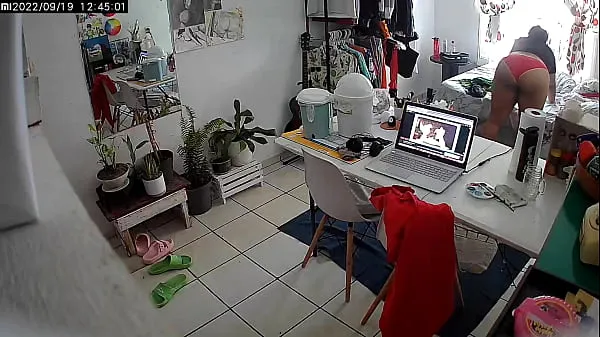 HD My hubby enters my room and hides a camera to spy on me ống lớn