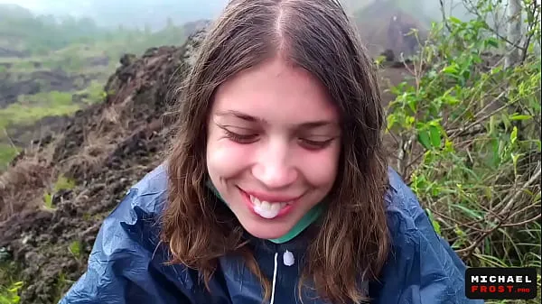 HD The Riskiest Public Blowjob In The World On Top Of An Active Bali Volcano - POV เมกะทูป