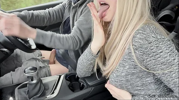 HD Amazing handjob while driving!! Huge load. Cum eating. Cum play میگا ٹیوب