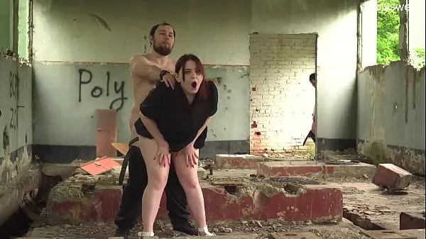 HD Bull cums in cuckold wife on an abandoned building ميجا تيوب
