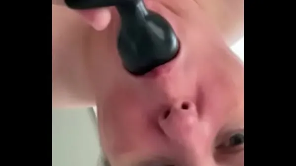 HD Dumb little cunt playing with a butt plug after being fucked เมกะทูป