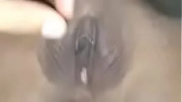 HD Spreading the beautiful girl's pussy, giving her a cock to suck until the cum filled her mouth, then still pushing the cock into her clitoris, fucking her pussy with loud moans, making her extremely aroused, she masturbated twice and cummed a lot tabung mega