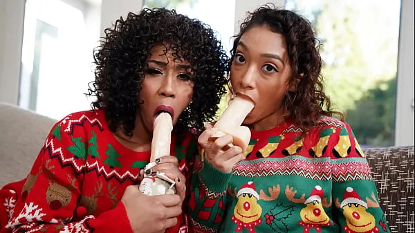 HD Stepmom has Threesome With Stepsiblings on Christmas - Orgymommega Tubo