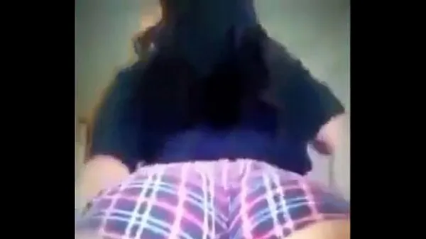 HD Thick white girl twerking megabuis