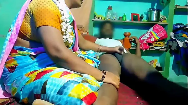 HD Aunty having flirtatious sex with her husband میگا ٹیوب